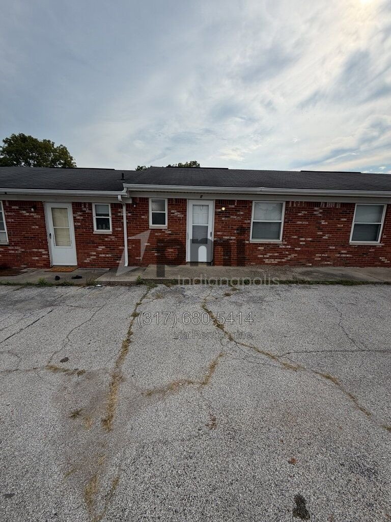122 West William Drive Unit E (Brownsburg) 1 bed 1 bath property image