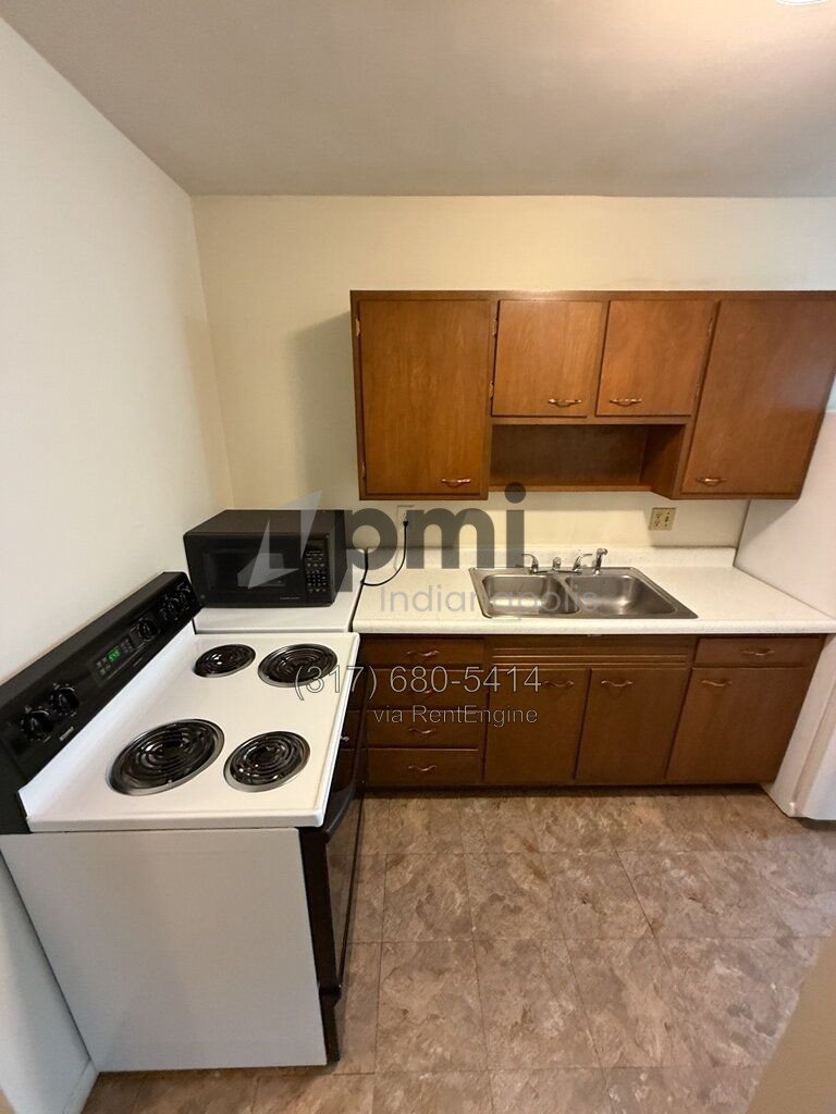 122 West William Drive Unit E (Brownsburg) 1 bed 1 bath property image